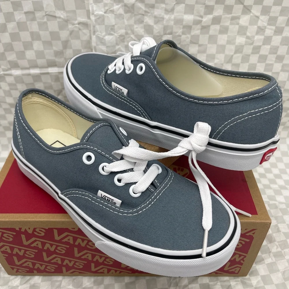 Vans Men’s Authentic
Color Theory Stormy Weather
VN000EGARV2 Sneakers - Picture 6 of 16